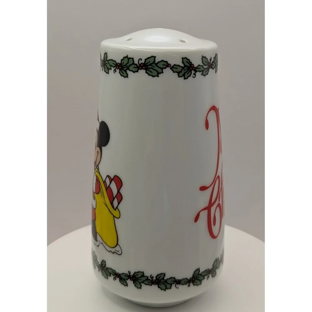 Disney Japan Santa Mickey Mouse Merry Christmas Salt‎ & Pepper Shakers Porcelain
